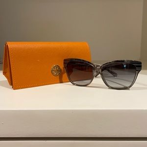 Sliver Tory Burch Sunglasses